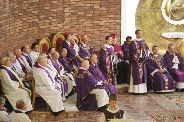 Ostatnie pożegnanie śp. ks. kan. Franciszka Janczego