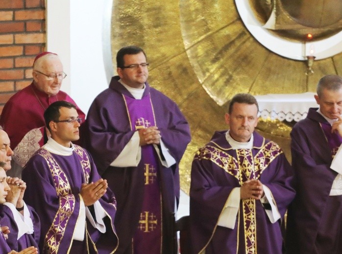 Ostatnie pożegnanie śp. ks. kan. Franciszka Janczego