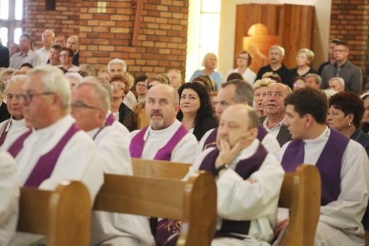 Ostatnie pożegnanie śp. ks. kan. Franciszka Janczego