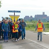 ▲	Do przejścia z Malborka jest 18 kilometrów, toteż wędrówka nie jest zbyt wyczerpująca.