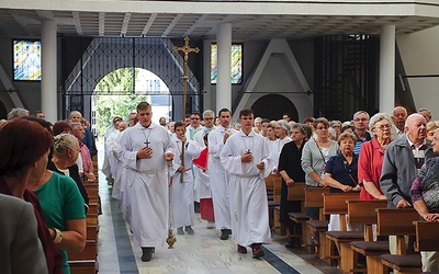 ▲	Do odpustu wierni przygotowywali się poprzez nowennę.