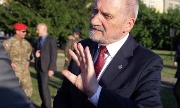 Macierewicz: Berlin zazdrości nam wizyty pana prezydenta Donalda Trumpa