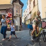 Obrazy Matki Bożej to na ulicach włoskich miast częsty widok.