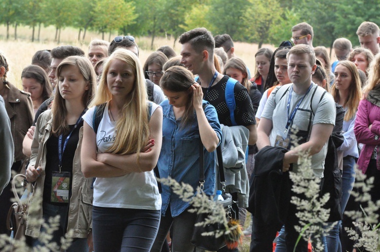 Studenci u Karoliny