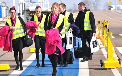 Powstaje klasa dla stewardess i stewardów