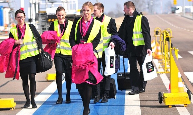 Powstaje klasa dla stewardess i stewardów