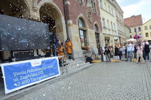 Oczekiwanie na tarnogórskim rynku 