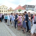 Oczekiwanie na tarnogórskim rynku 