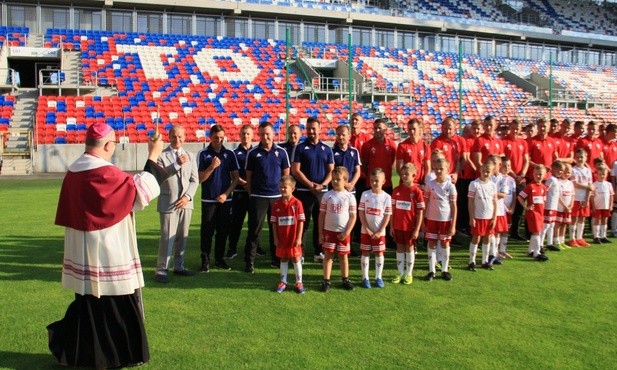 Stadion Górnika poświęcony