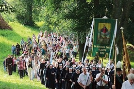 ▲	Obchody kalwaryjskie to główne wydarzenie ku czci Wniebowzięcia NMP.