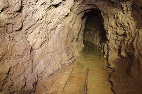 ▲	Tarnowskie Góry, 2012–2014 r. Eksploracja podziemnych tuneli pod miastem, leżących poza trasą turystyczną.