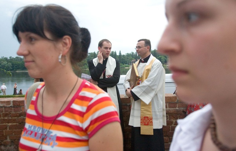 ​SONG OF SONGS FESTIVAL 2005