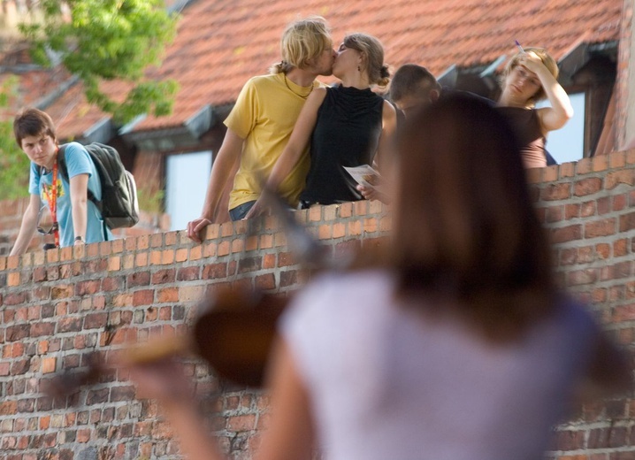 ​SONG OF SONGS FESTIVAL 2005