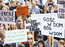 Czy rzeczywiście Polacy są ksenofobami, jak twierdzi lewica? Na zdjęciu demonstracja w Krakowie z 2015 r.
