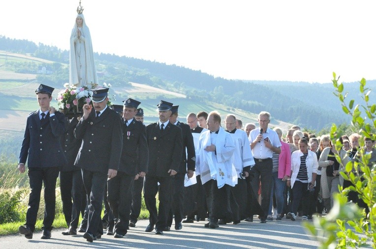 Z Trzetrzewiny i Brzeznej na Strzyganiec