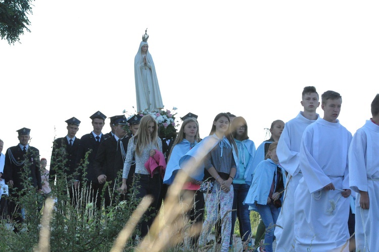 Z Trzetrzewiny i Brzeznej na Strzyganiec