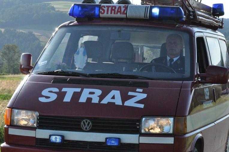 Z Trzetrzewiny i Brzeznej na Strzyganiec