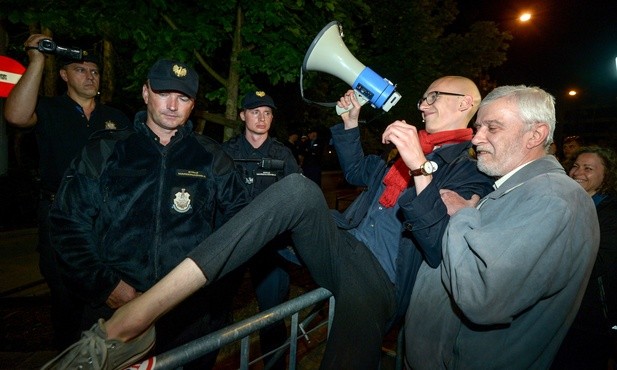 Konsekwencje dla protestujących