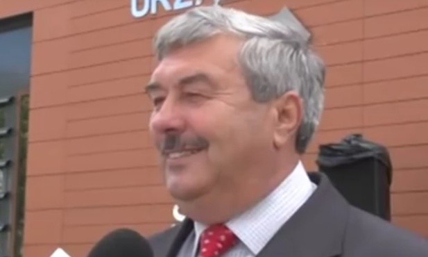 Najdłużej urzędujcy wójt złożył mandat