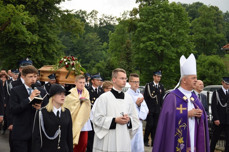 Pogrzeb ks. Zbigniewa Smajdora