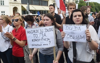 Demonstracja sił lewicowych przeciwko zmianom w sądownictwie