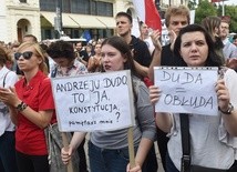 Demonstracja sił lewicowych przeciwko zmianom w sądownictwie