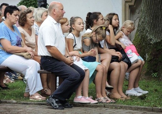 Odpust w Rychwałdzie z monstrancją fatimską