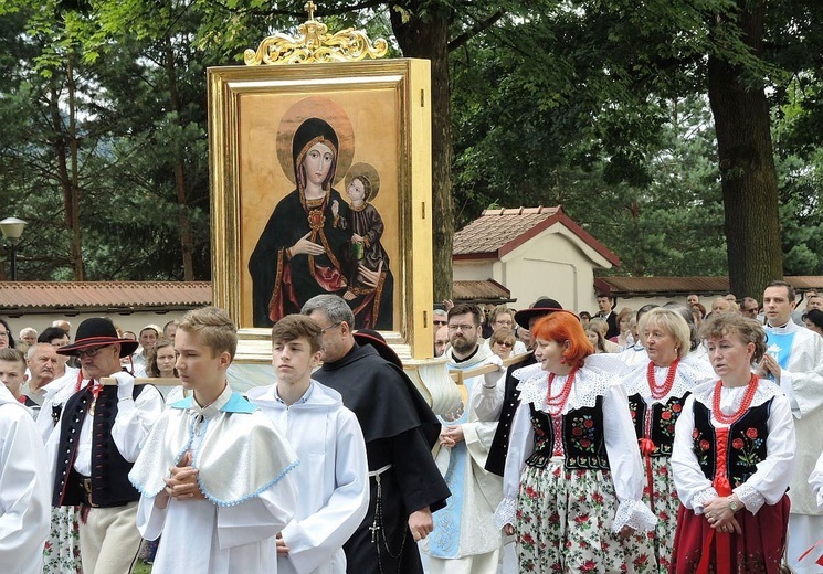 Odpust w Rychwałdzie z monstrancją fatimską