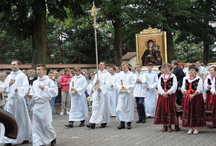 Odpust w Rychwałdzie z monstrancją fatimską