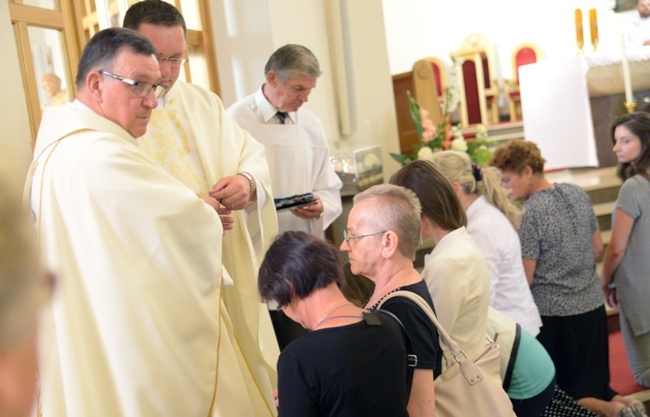 Przyjęcie szkaplerza w skarżyskim sanktuarium