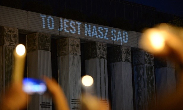 Protest pod SN przeciw reformom sądownictwa