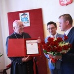 Bp Czesław Stanula uhononorowany przez Szerzyny