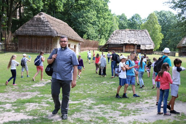 Dzieci z Rudek w radomskim skansenie