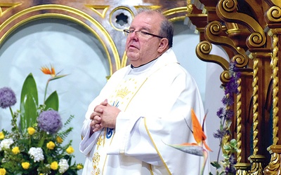 ▼	Proboszczem parafii od początku jest ks. Marek Żmuda.