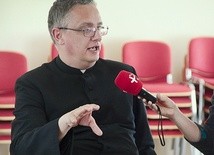 – Idą nowe czasy, a wraz z nimi nowe wyzwania. Chcemy modernizować nasze podejście do spraw nauczania katechezy  – mówi ks. prof. Piotr Tomasik.