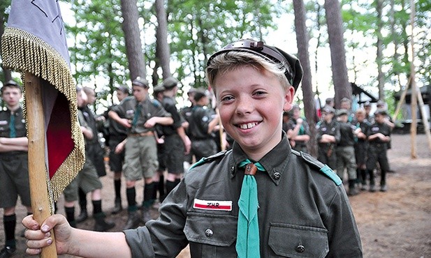 Przygodę z harcerstwem warto zacząć już w pierwszych latach podstawówki.