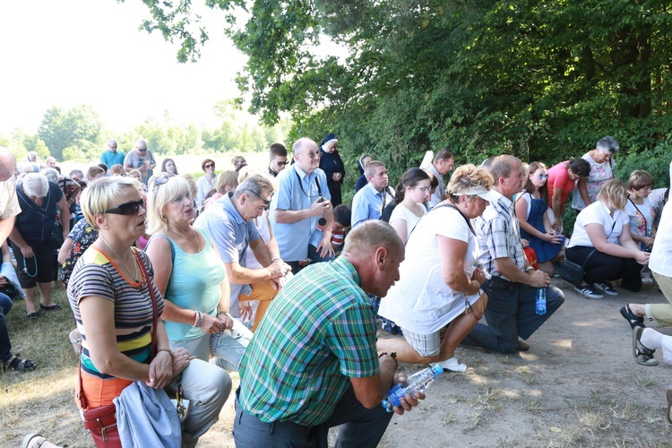 Droga Krzyżowa w Wał Rudzie