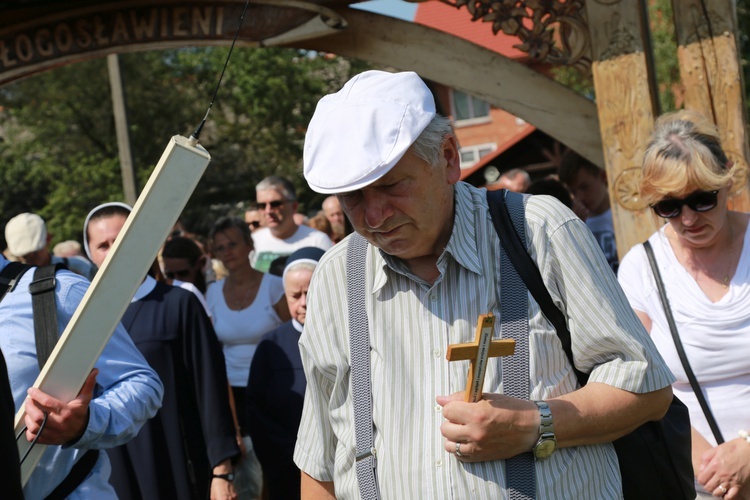 Droga Krzyżowa w Wał Rudzie