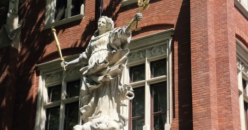 Matka Boża znów bez korony