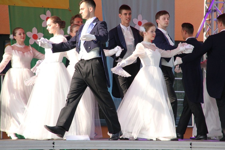 Festiwal folklorystyczny w Nowej Dębie