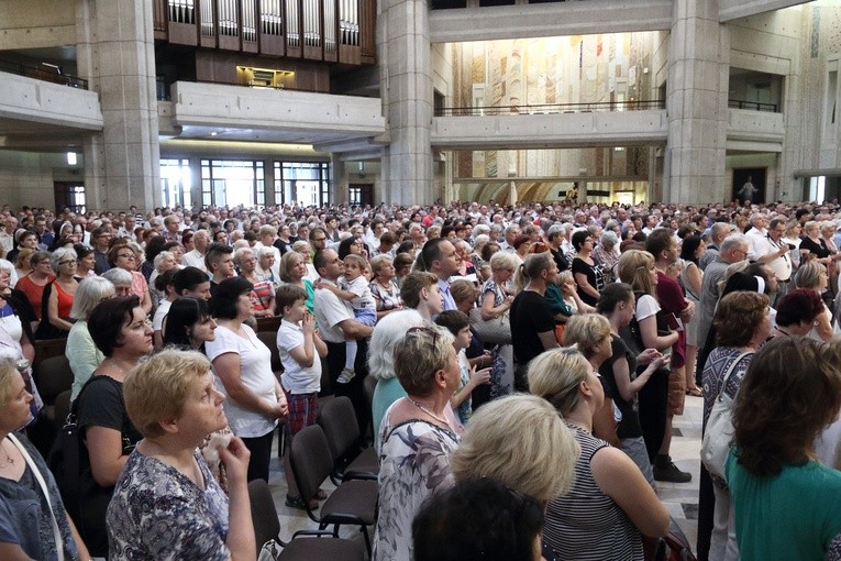 Relikwie św. Charbela na Białych Morzach