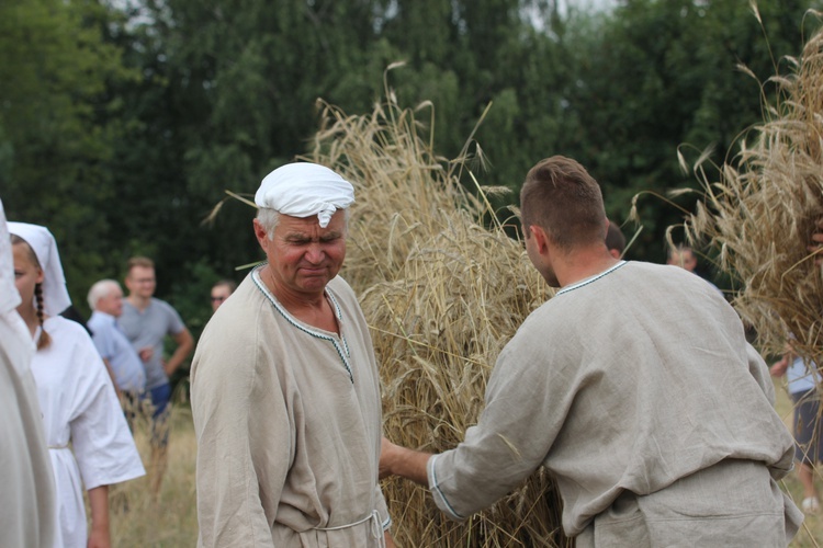 Łowickie Żniwa w skansnie w Maurzycach