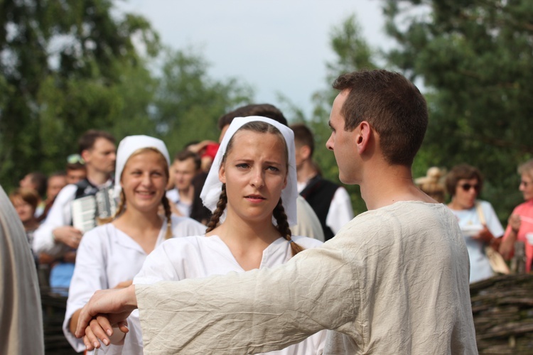 Łowickie Żniwa w skansnie w Maurzycach