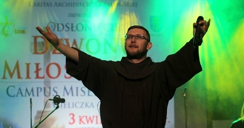 Z kanapy muszą wstać wszyscy!