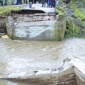 ▲	Jaszkowa Dolna, lipiec 2009. Kotlina Kłodzka nękana jest przez niszczycielskie powodzie co kilkanaście lat.