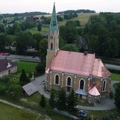 W Mazańcowicach tuż przed odpustem zakończył się pierwszy etap remontu kościoła i wykonano nowe pokrycie dachu.