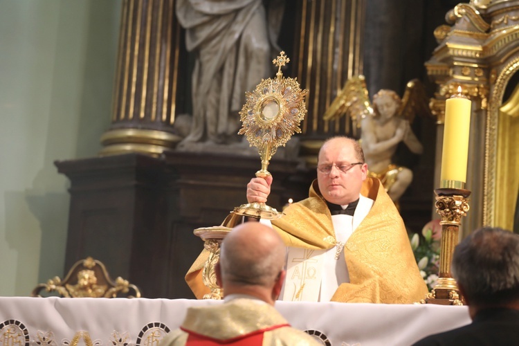 Bp Tadeusz Kusy u św. Marii Magdaleny w Cieszynie