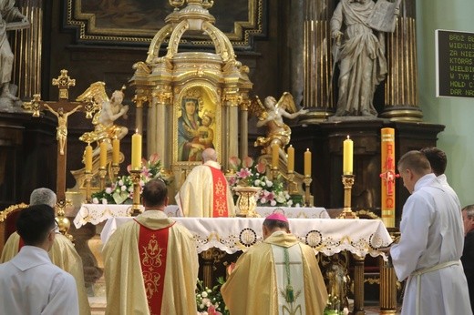 Bp Tadeusz Kusy u św. Marii Magdaleny w Cieszynie
