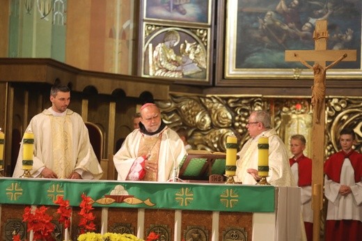 Bp Tadeusz Kusy w katedrze św. Mikołaja w Bielsku-Białej