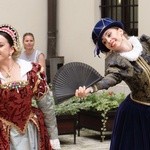 Happening przed 18. Festiwalem Tańców Dworskich "Cracovia Danza"